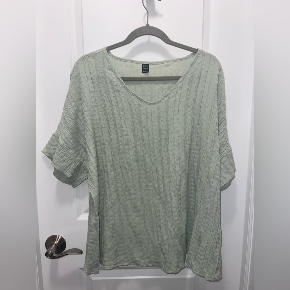 Shein Woman’s Oversized Textured Green Top Size Medium
